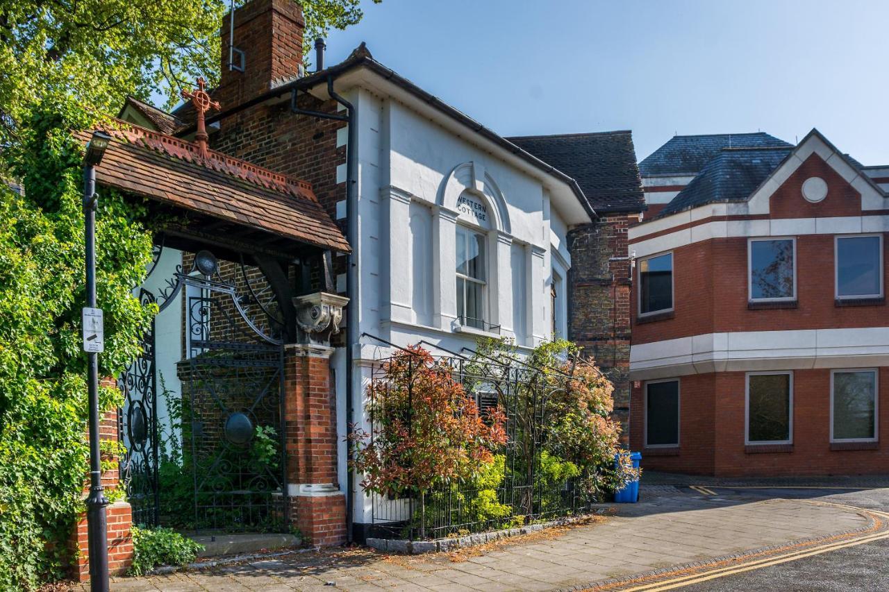 Castle Properties: The Duchess, 3 Bed Family Cottage Виндзор Экстерьер фото